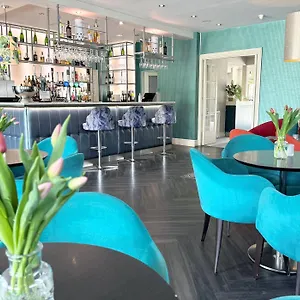 https://collingwood.tophotelsbath.com