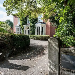 https://eleven-didsbury-park-hotel.hotelsin-chester.com